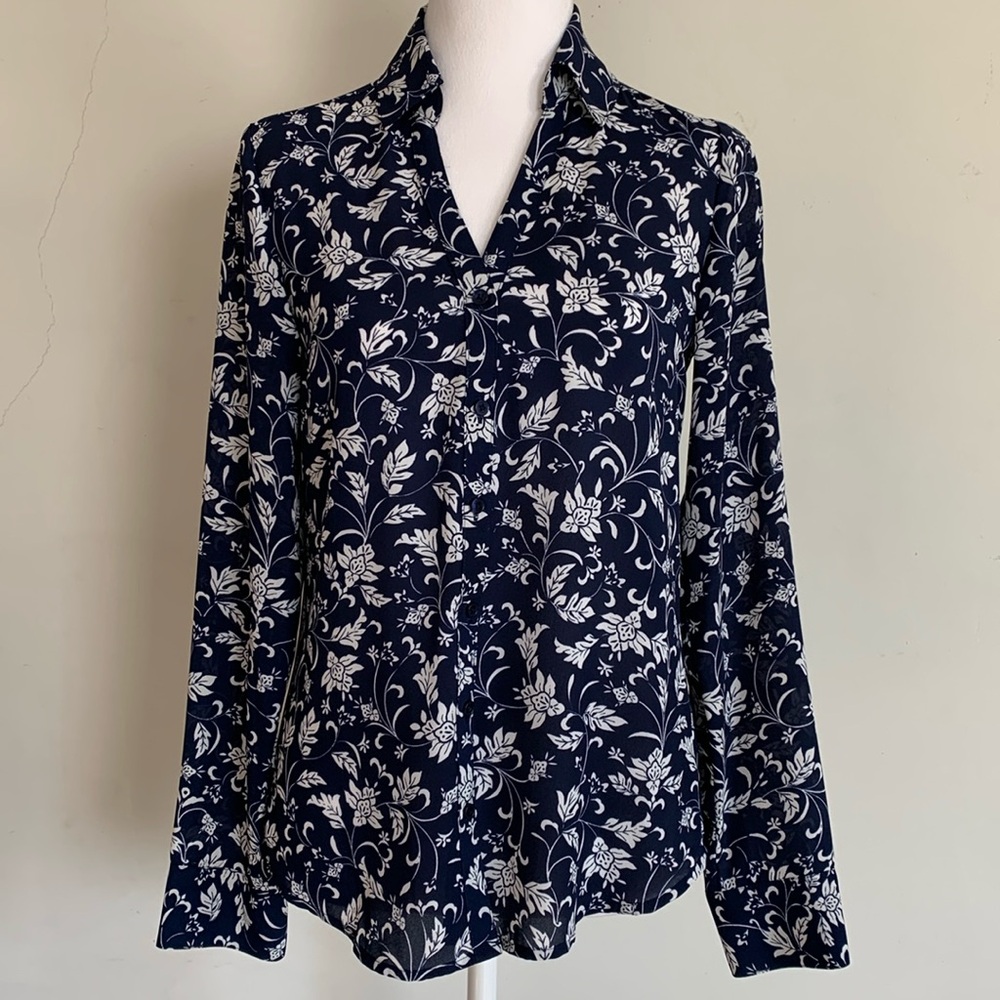Women’s Blouse XS size, floral print, Express Portofino shirt.